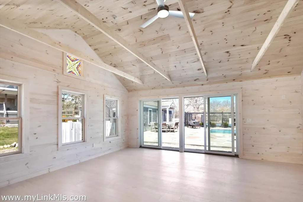 72 Chappaquiddick Avenue Edgartown MA 02539