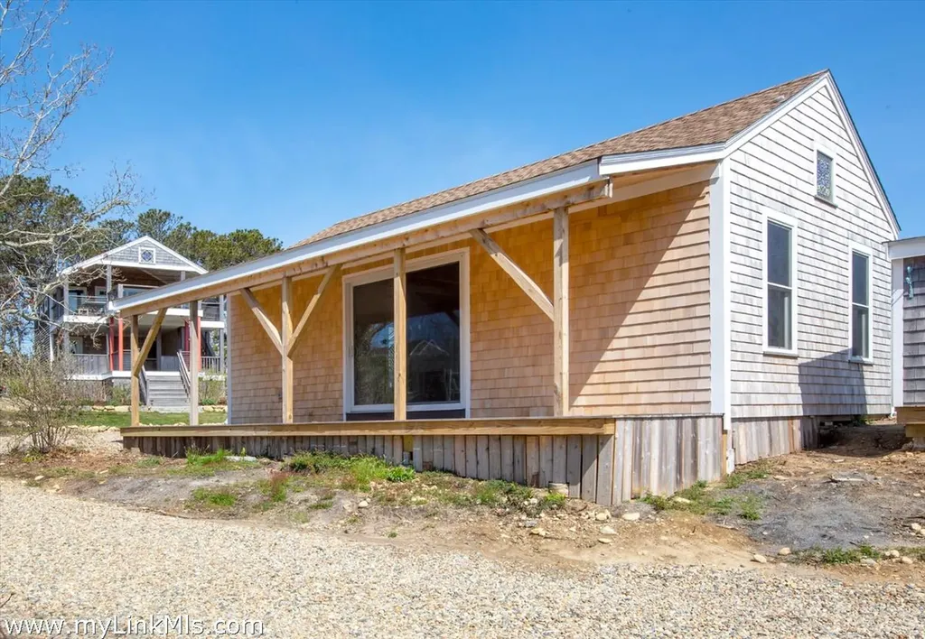 72 Chappaquiddick Avenue Edgartown MA 02539