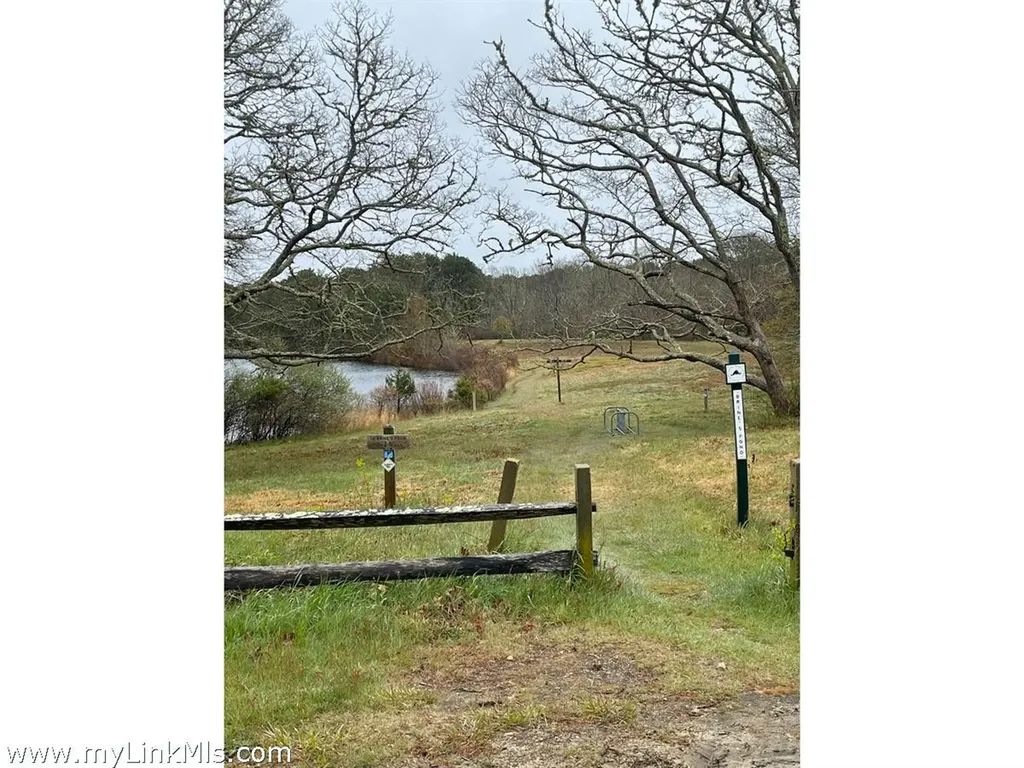 72 Chappaquiddick Avenue Edgartown MA 02539