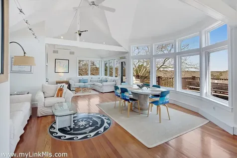 72 Chappaquiddick Avenue Edgartown MA 02539