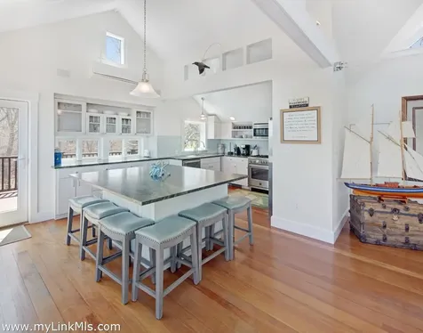 72 Chappaquiddick Avenue Edgartown MA 02539