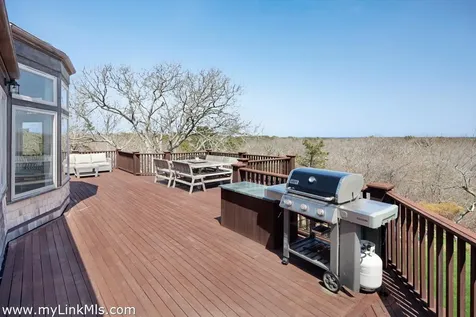 72 Chappaquiddick Avenue Edgartown MA 02539