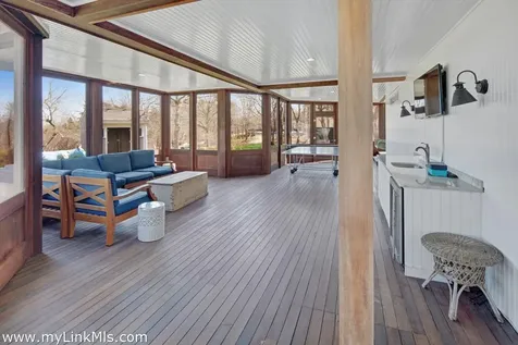72 Chappaquiddick Avenue Edgartown MA 02539