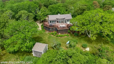 72 Chappaquiddick Avenue Edgartown MA 02539