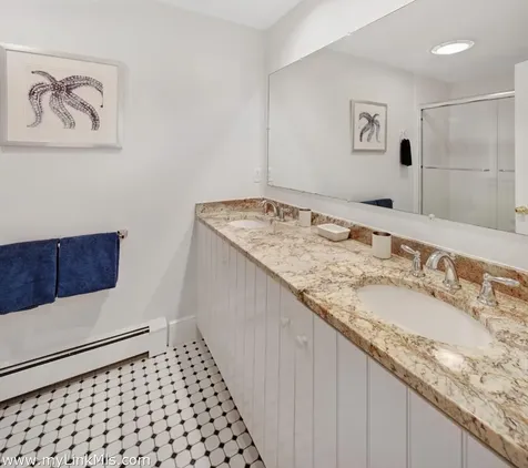 72 Chappaquiddick Avenue Edgartown MA 02539