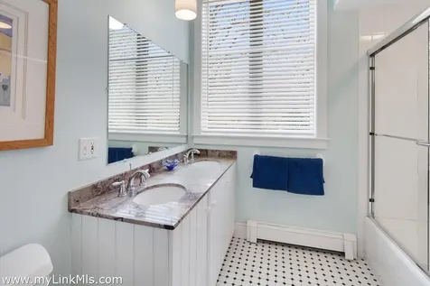 72 Chappaquiddick Avenue Edgartown MA 02539