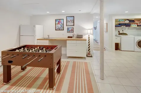 72 Chappaquiddick Avenue Edgartown MA 02539