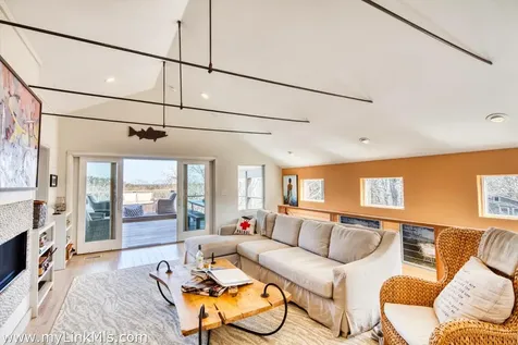 72 Chappaquiddick Avenue Edgartown MA 02539