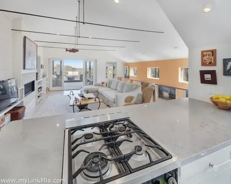 72 Chappaquiddick Avenue Edgartown MA 02539