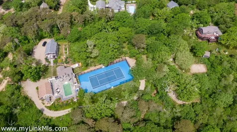 72 Chappaquiddick Avenue Edgartown MA 02539