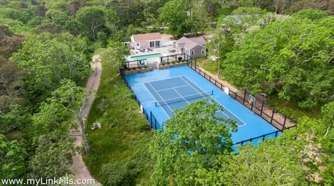 72 Chappaquiddick Avenue Edgartown MA 02539