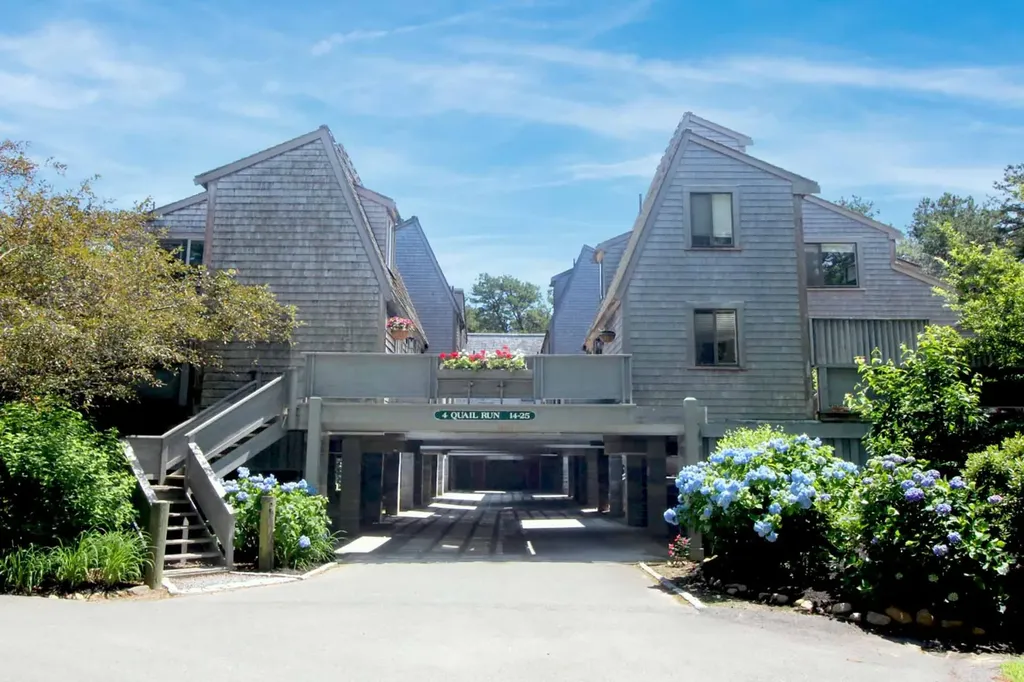 4 Quail Run Oak Bluffs MA 02557
