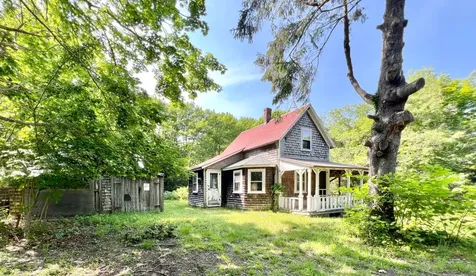 25 Oak Avenue Oak Bluffs MA 02557