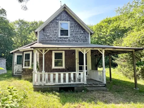 25 Oak Avenue Oak Bluffs MA 02557