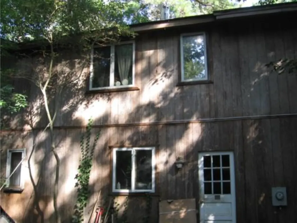 48 Howard Street Vineyard Haven MA 02568