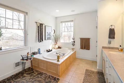 34 South Pond Road West Tisbury MA 02568