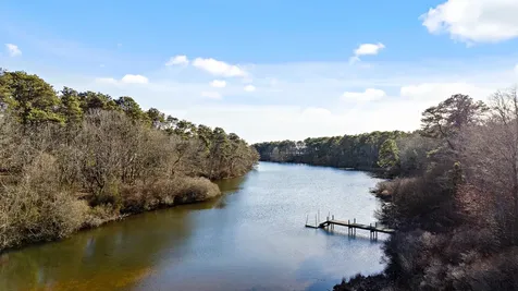 34 South Pond Road West Tisbury MA 02568