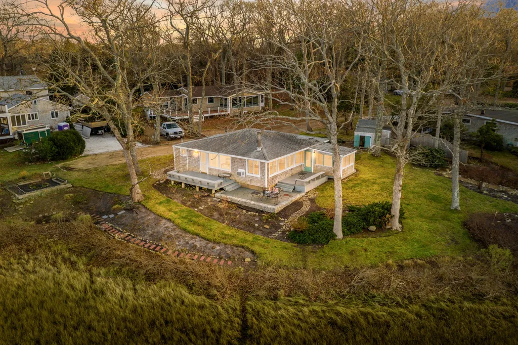 66 Brush Pond Road Oak Bluffs MA 02557