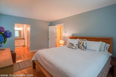 11 High Meadow Lane Oak Bluffs MA 02557