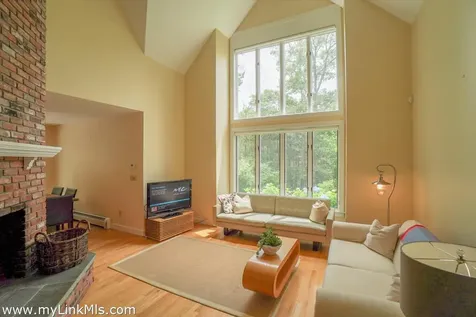 11 High Meadow Lane Oak Bluffs MA 02557