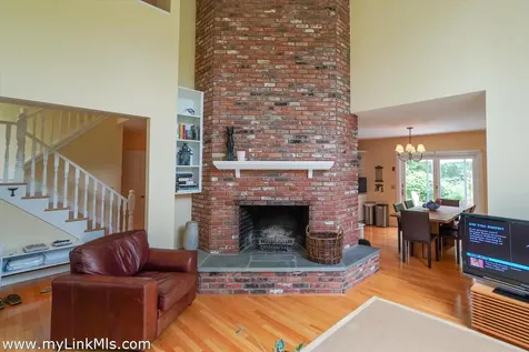 11 High Meadow Lane Oak Bluffs MA 02557