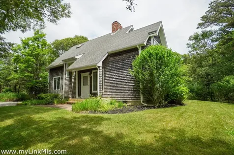 11 High Meadow Lane Oak Bluffs MA 02557
