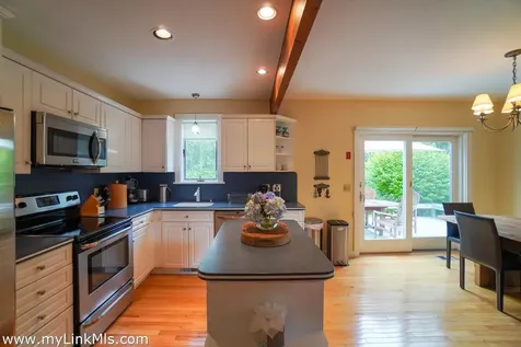 11 High Meadow Lane Oak Bluffs MA 02557