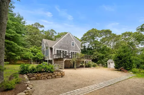 30 Hillside Path Vineyard Haven MA 02568