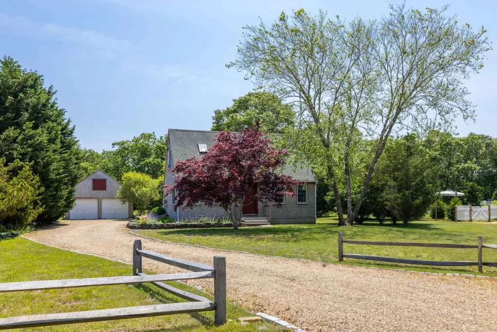 21 Dolly Lane Oak Bluffs MA 02557