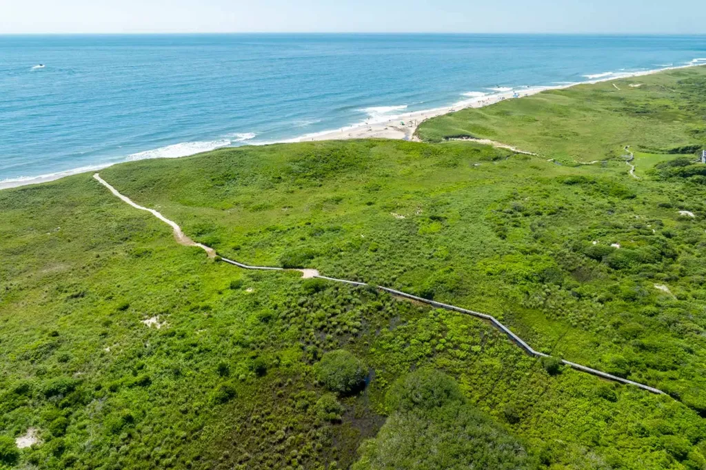 00 Moshup Trail Aquinnah MA 02535