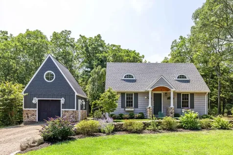 26 Sea Glen Road Oak Bluffs MA 02557