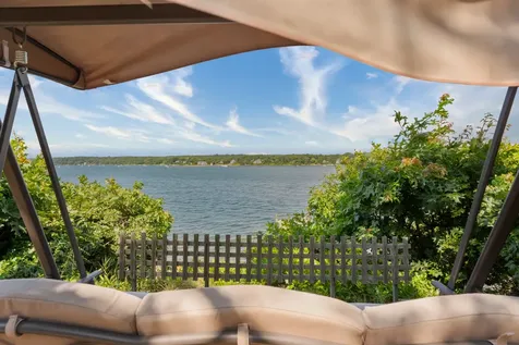 2 Bradford Court Oak Bluffs MA 02557