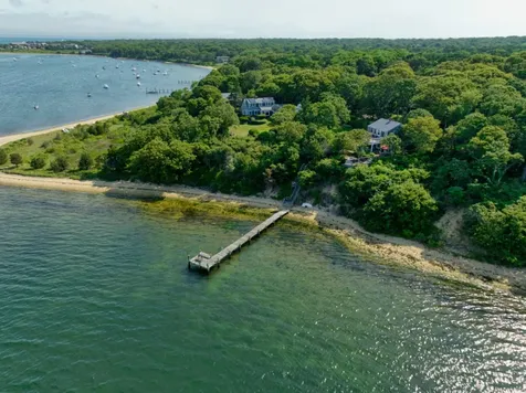 2 Bradford Court Oak Bluffs MA 02557