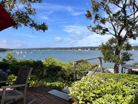 2 Bradford Court Oak Bluffs MA 02557