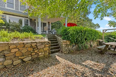 2 Bradford Court Oak Bluffs MA 02557