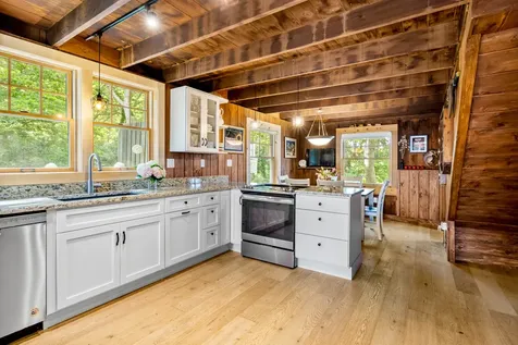 2 Bradford Court Oak Bluffs MA 02557