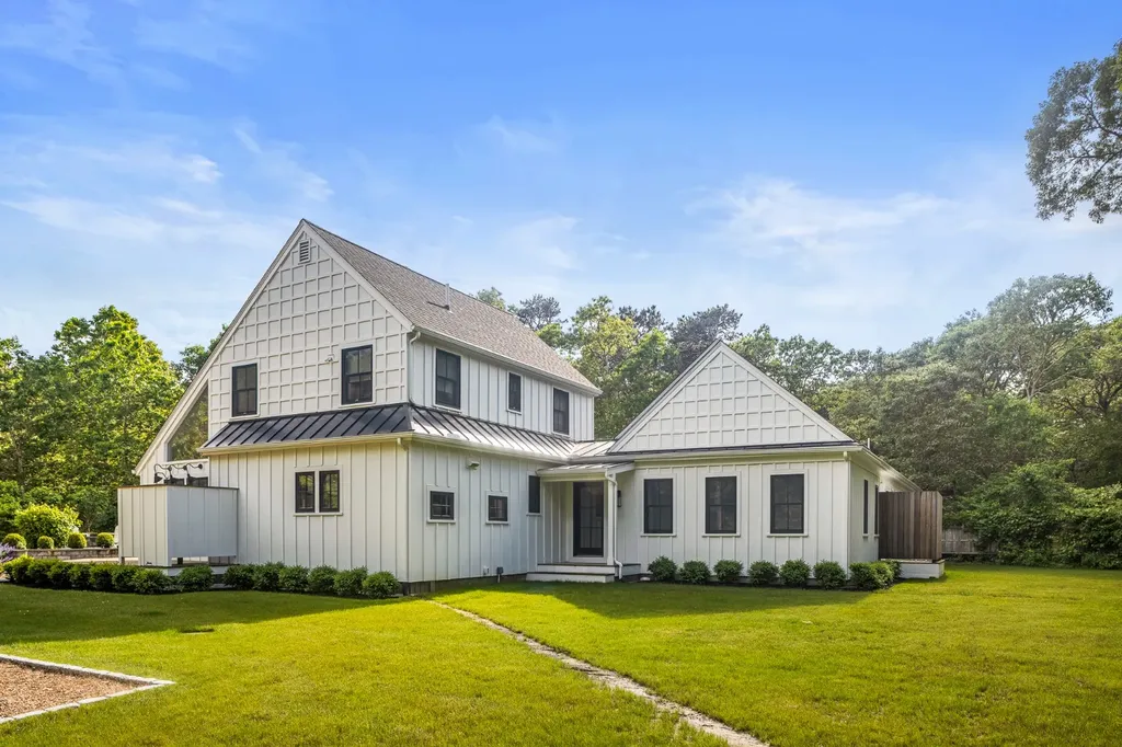 14 Prices Way Edgartown MA 02539