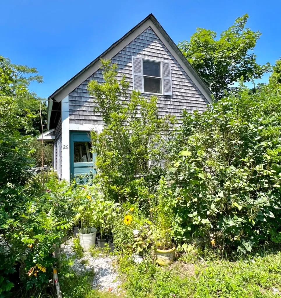 26 Winthrop Avenue Oak Bluffs MA 02557