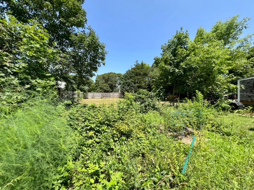26 Winthrop Avenue Oak Bluffs MA 02557