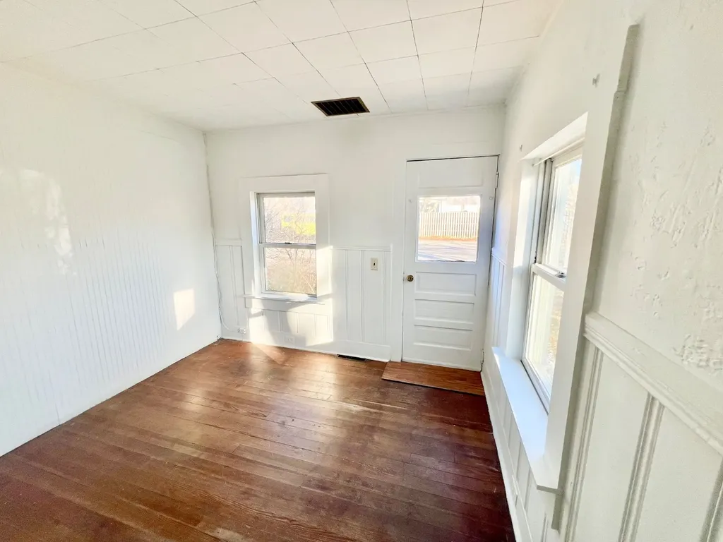 26 Winthrop Avenue Oak Bluffs MA 02557