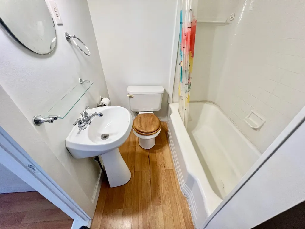 26 Winthrop Avenue Oak Bluffs MA 02557
