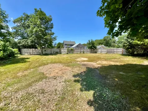 26 Winthrop Avenue Oak Bluffs MA 02557