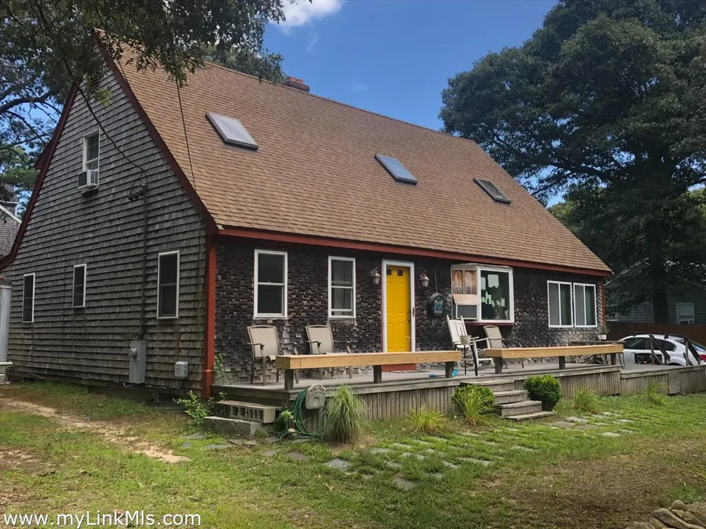 71 Netock Avenue Oak Bluffs MA 02557