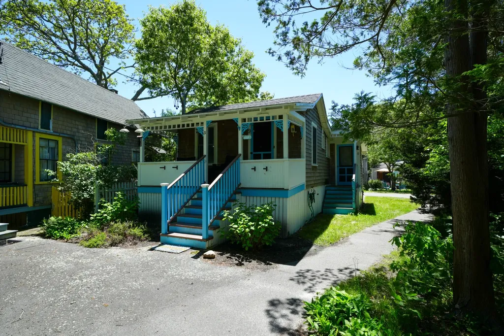 9 Forest Circle Oak Bluffs MA 02557