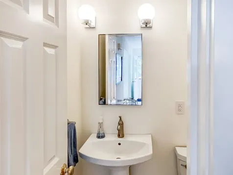 15 Deacon Vincent Way Edgartown MA 02539