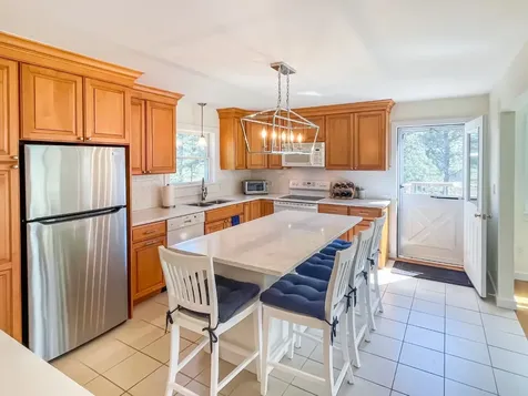15 Deacon Vincent Way Edgartown MA 02539