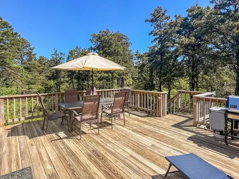 15 Deacon Vincent Way Edgartown MA 02539