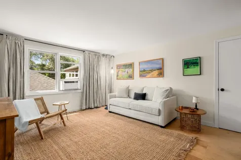 5 Village Court Vineyard Haven MA 02568