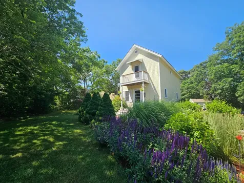 51 Manchester Avenue Oak Bluffs MA 02557