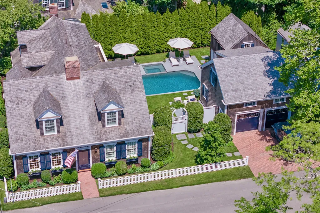 37 Cooke Street Edgartown MA 02539